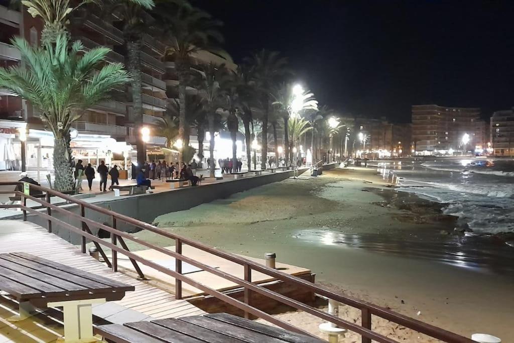 Apartment Los Locos Beach With Balcony And Wi-Fi Torrevieja Luaran gambar