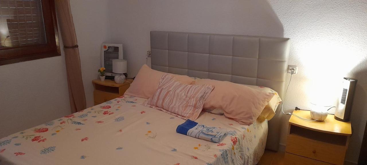 Apartment Los Locos Beach With Balcony And Wi-Fi Torrevieja Luaran gambar