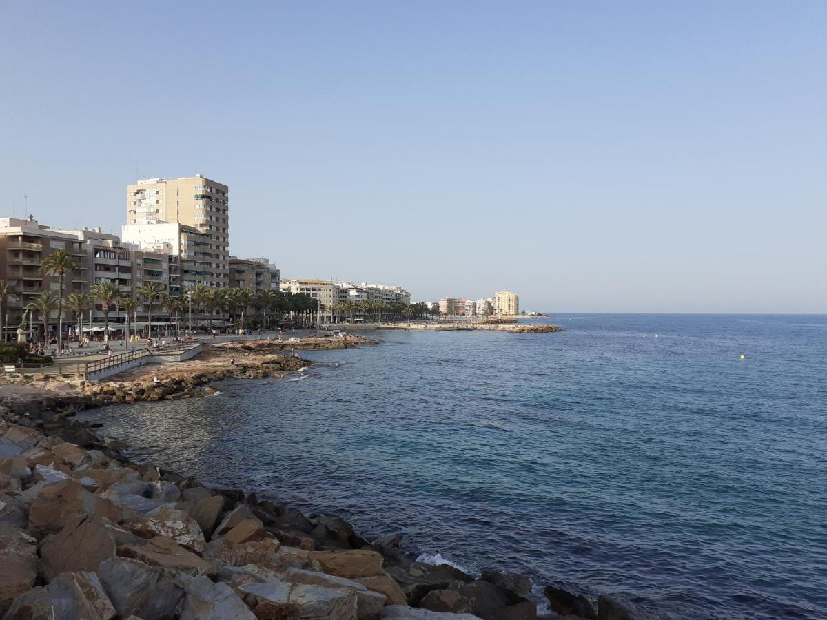 Apartment Los Locos Beach With Balcony And Wi-Fi Torrevieja Luaran gambar